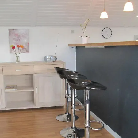 Three-bedroom Holiday In Stubbekøbing